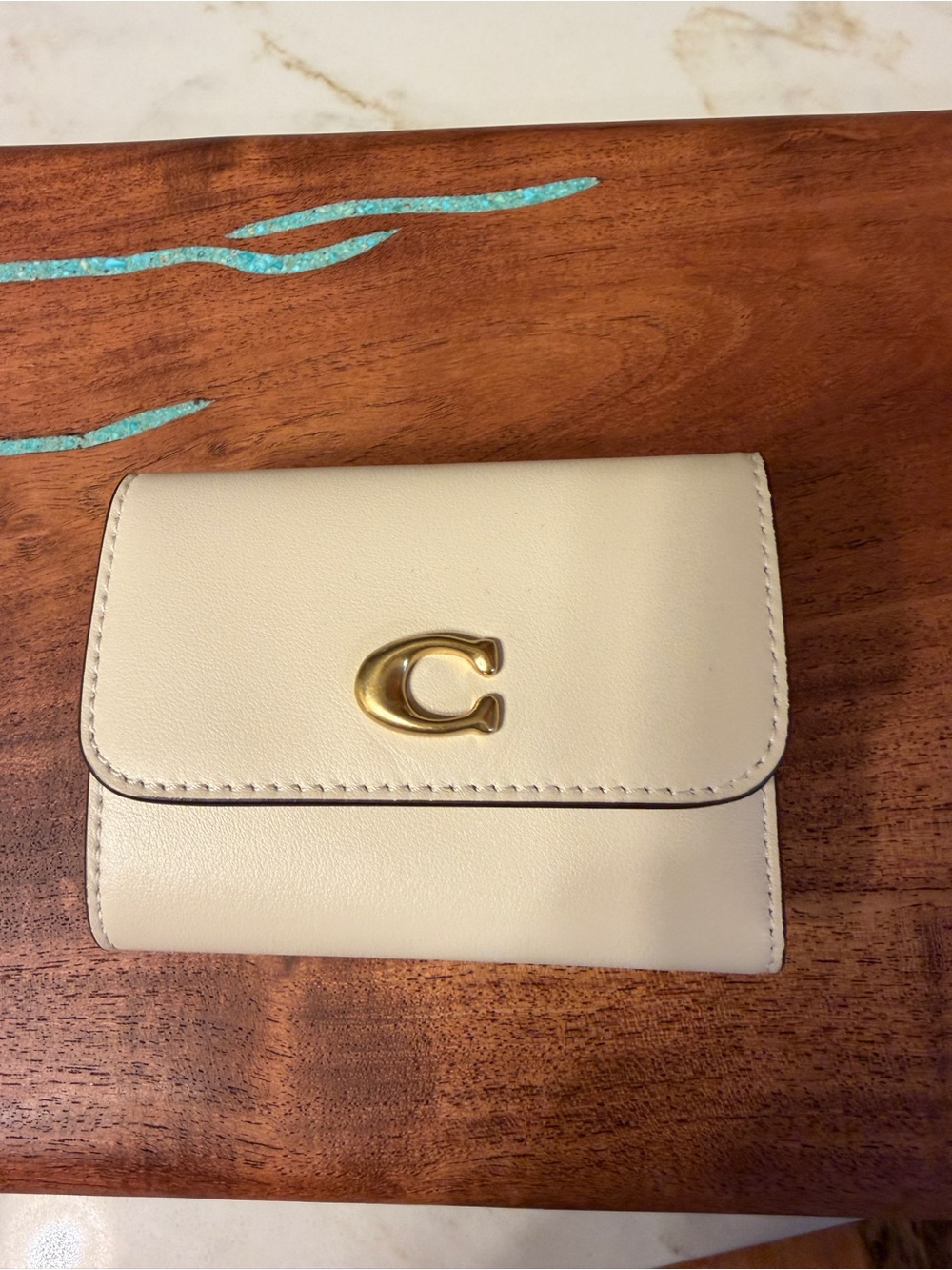 COACH Essential Card Holder Wallet in Chalk